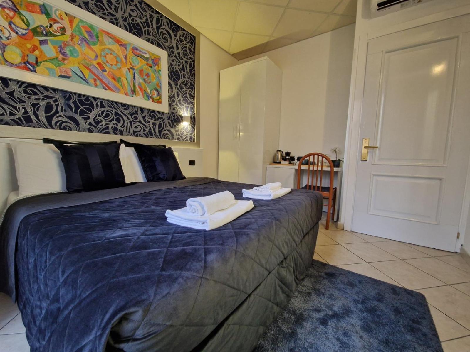 In Roma Vale&Hillary Colosseo B&B Экстерьер фото
